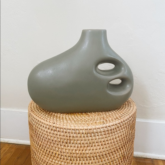 ABSTRACT studio pottery